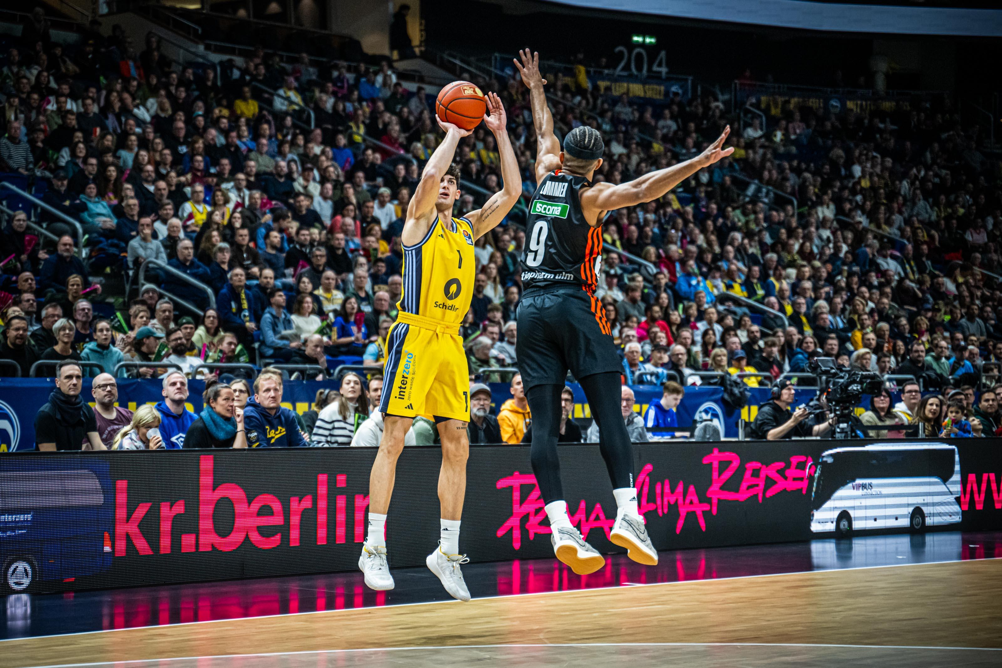 Die Turkish Airlines EuroLeague startet zu Weihnachten in ihre Rückrunde. Die in der BBL am Weihnachtsspieltag spielfreien Ulmer empfangen am zweiten Feiertag in einem vorgezogenen EuroCup-Spiel Besiktas Istanbul.