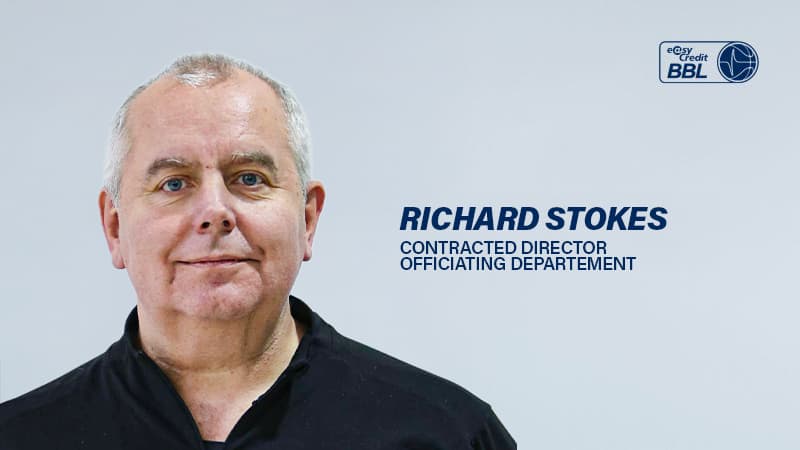 Köln, 21. Juli 2025 – Die easyCredit Basketball Bundesliga (BBL) ordnet Ihr Schiedsrichter-Management neu und hat Richard Stokes als Contracted Director des Officiating Departments berufen. Damit ist Stokes ab sofort zuständig für das Schiedsrichterwesen der Liga, welches die easyCredit BBL in Zusammenarbeit mit dem Deutschen Basketball Bund (DBB) betreibt.